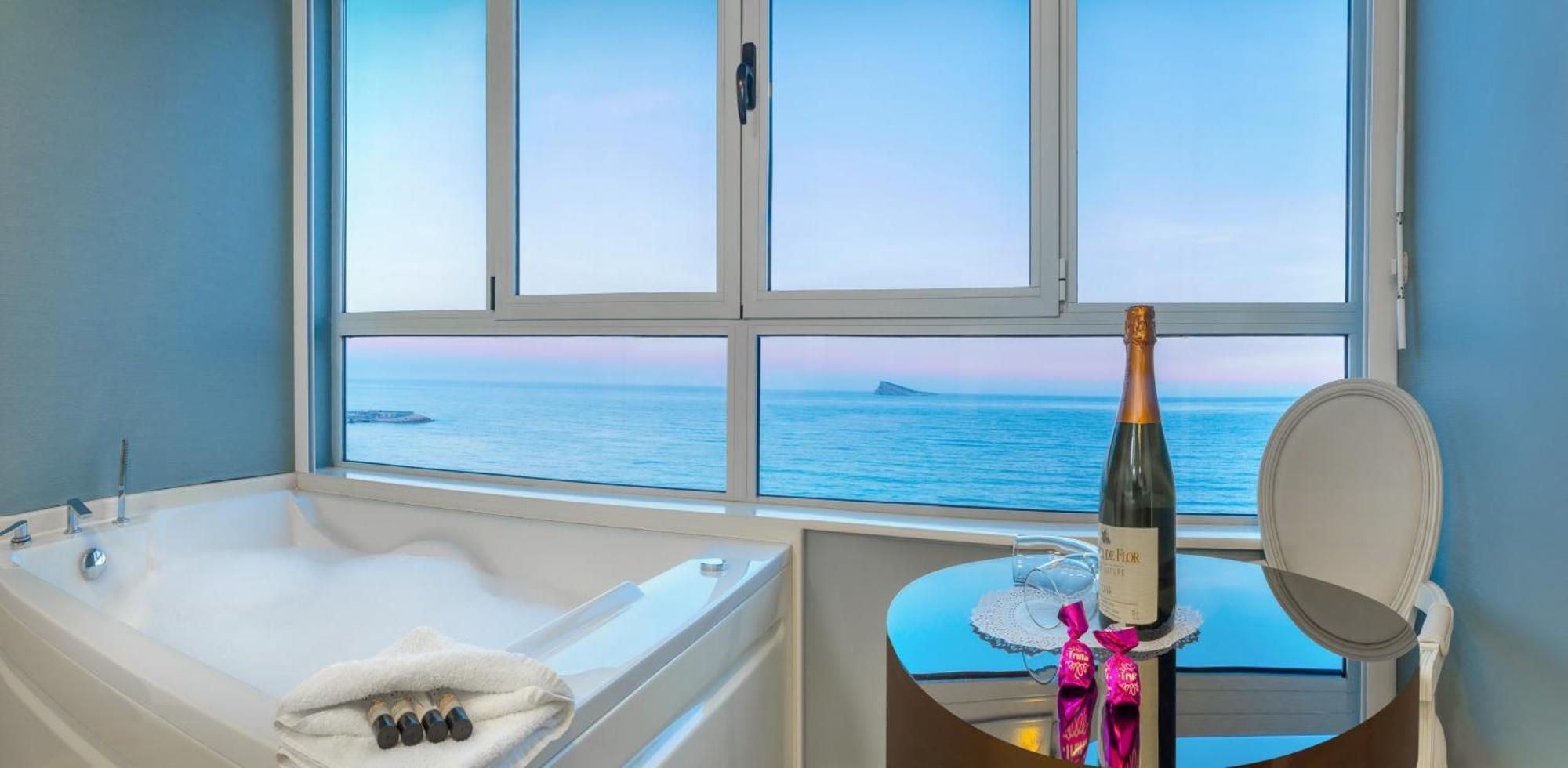 Double or Twin Room Spa Bath Sea View