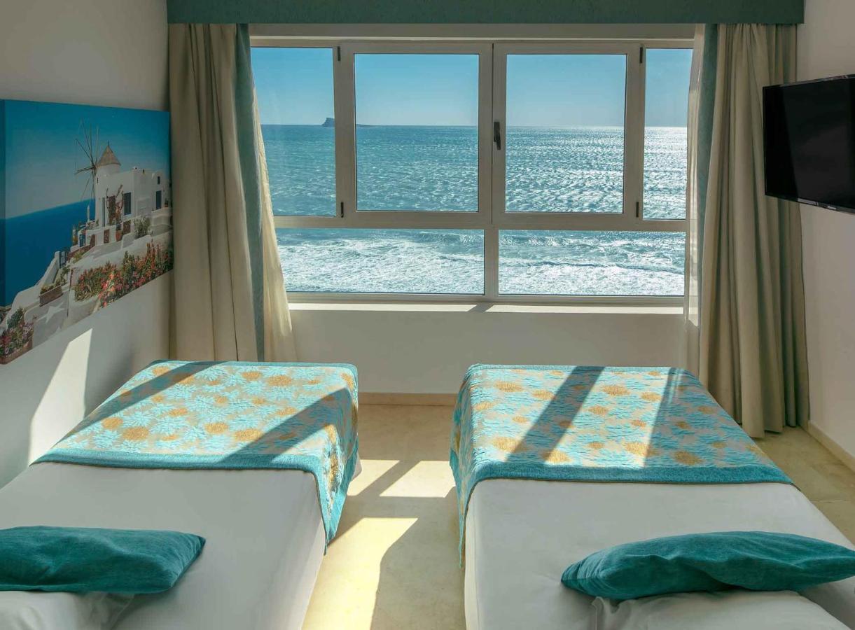 Double or Twin Room Sea View
